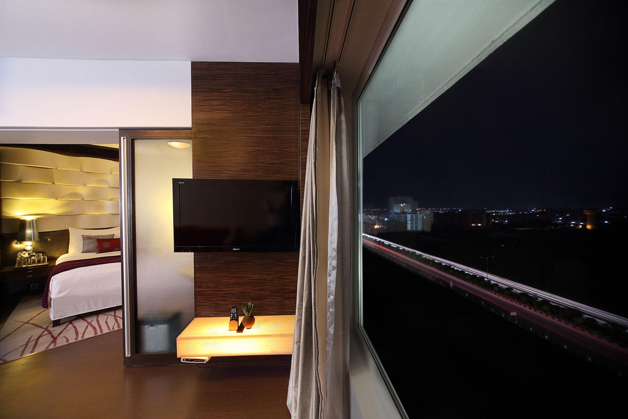 Fortune Select Sg Highway, Ahmedabad - Member Itc Hotels' Group Exterior photo