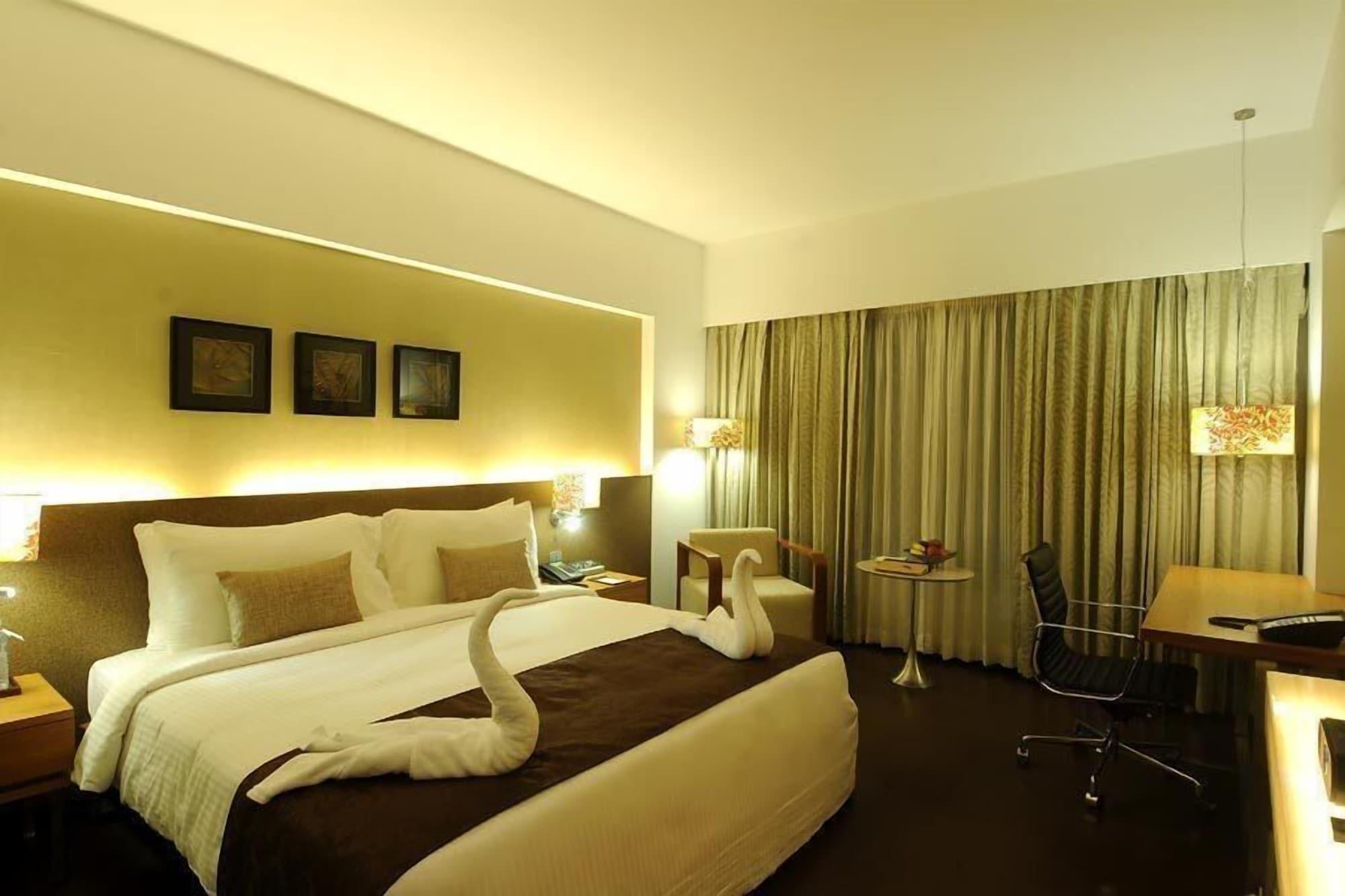 Fortune Select Sg Highway, Ahmedabad - Member Itc Hotels' Group Exterior photo