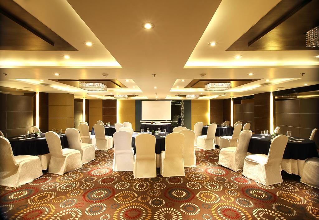 Fortune Select Sg Highway, Ahmedabad - Member Itc Hotels' Group Exterior photo