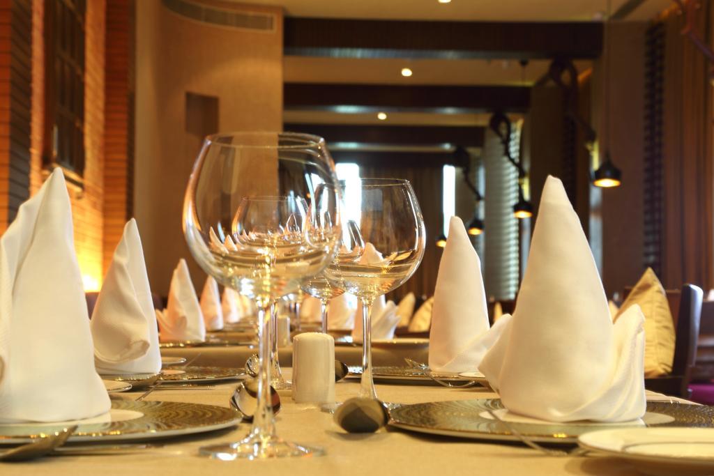 Fortune Select Sg Highway, Ahmedabad - Member Itc Hotels' Group Exterior photo