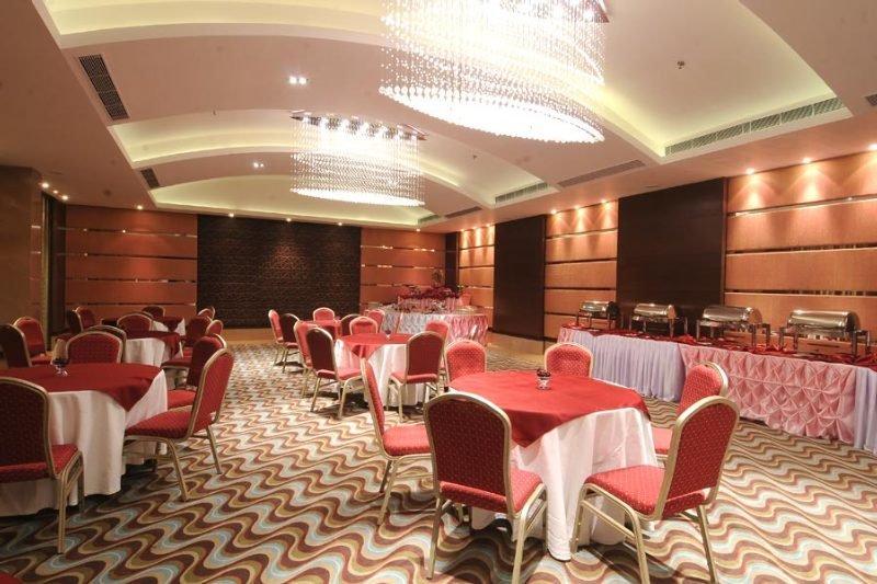 Fortune Select Sg Highway, Ahmedabad - Member Itc Hotels' Group Exterior photo