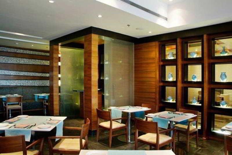 Fortune Select Sg Highway, Ahmedabad - Member Itc Hotels' Group Exterior photo