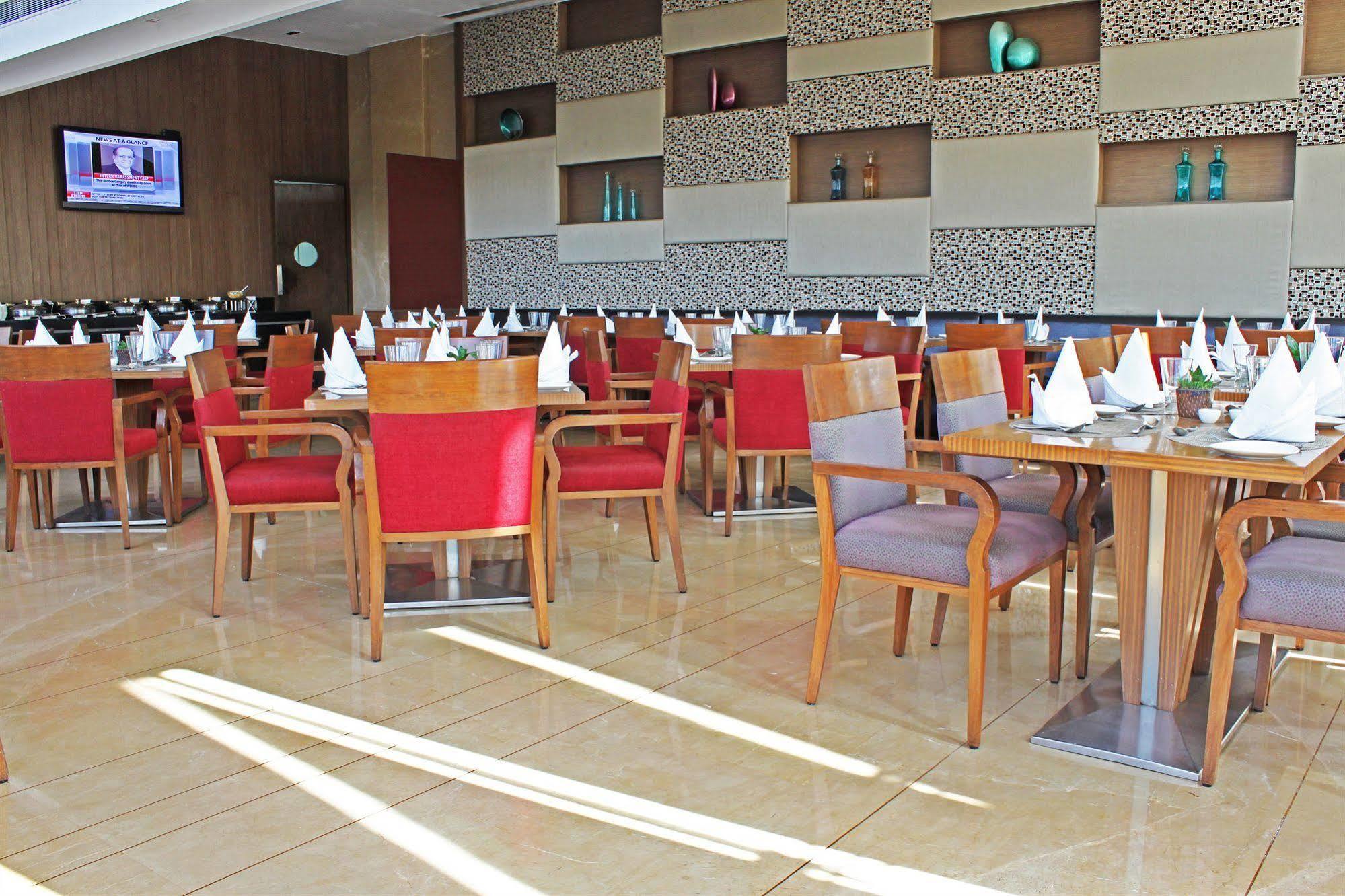 Fortune Select Sg Highway, Ahmedabad - Member Itc Hotels' Group Exterior photo