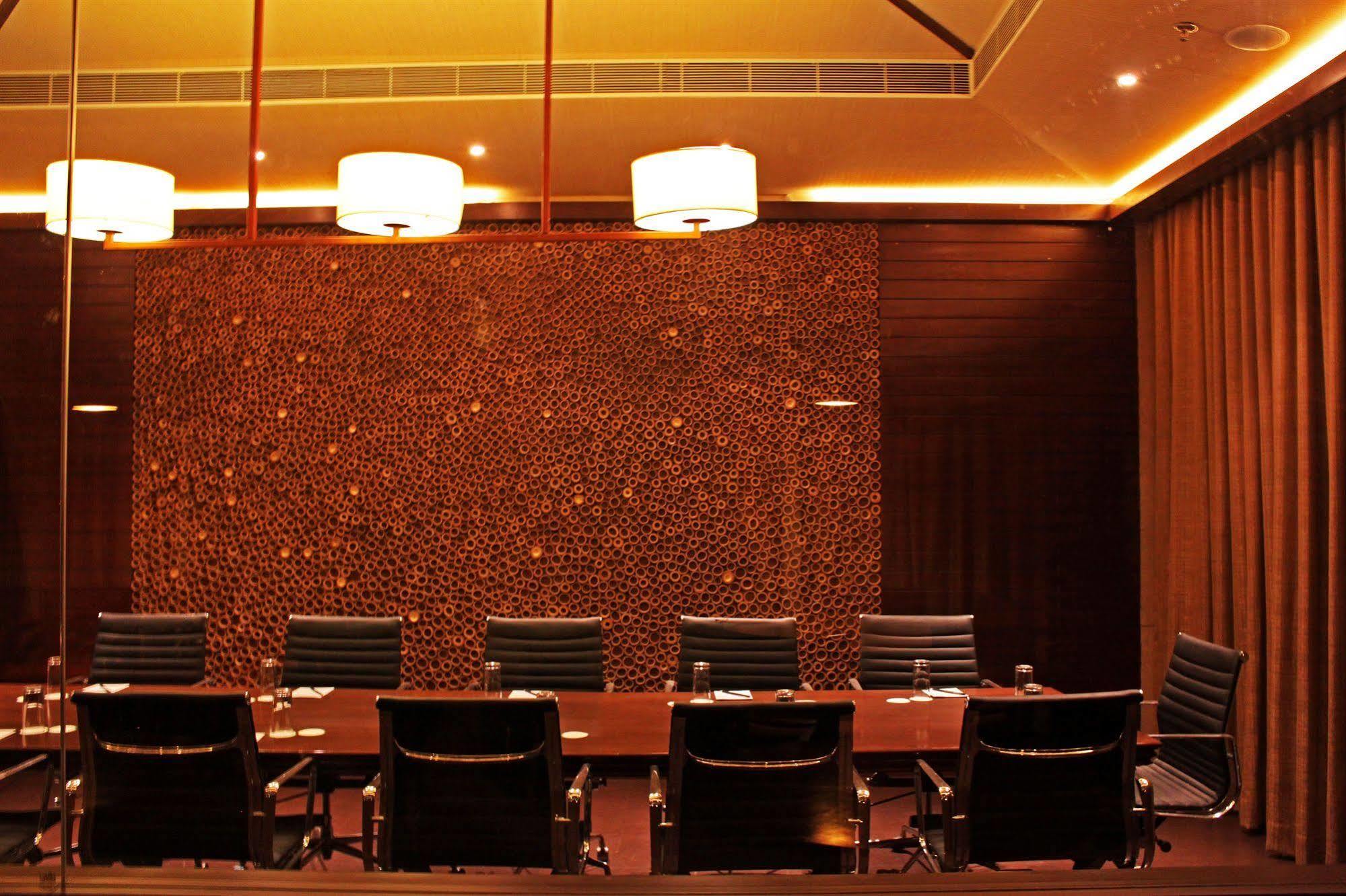Fortune Select Sg Highway, Ahmedabad - Member Itc Hotels' Group Exterior photo